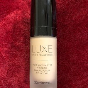 LUXE Glo-Minerals Foundation